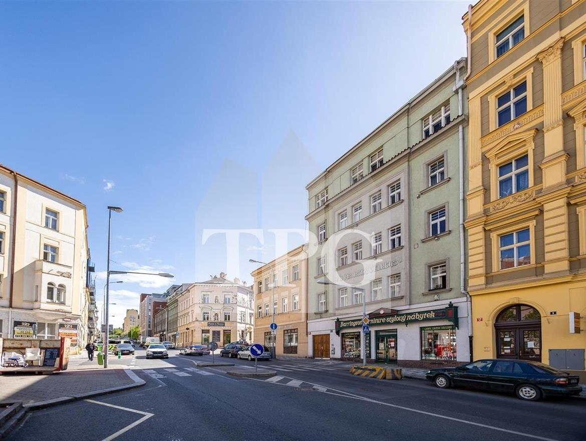 15ulice před domem.jpg