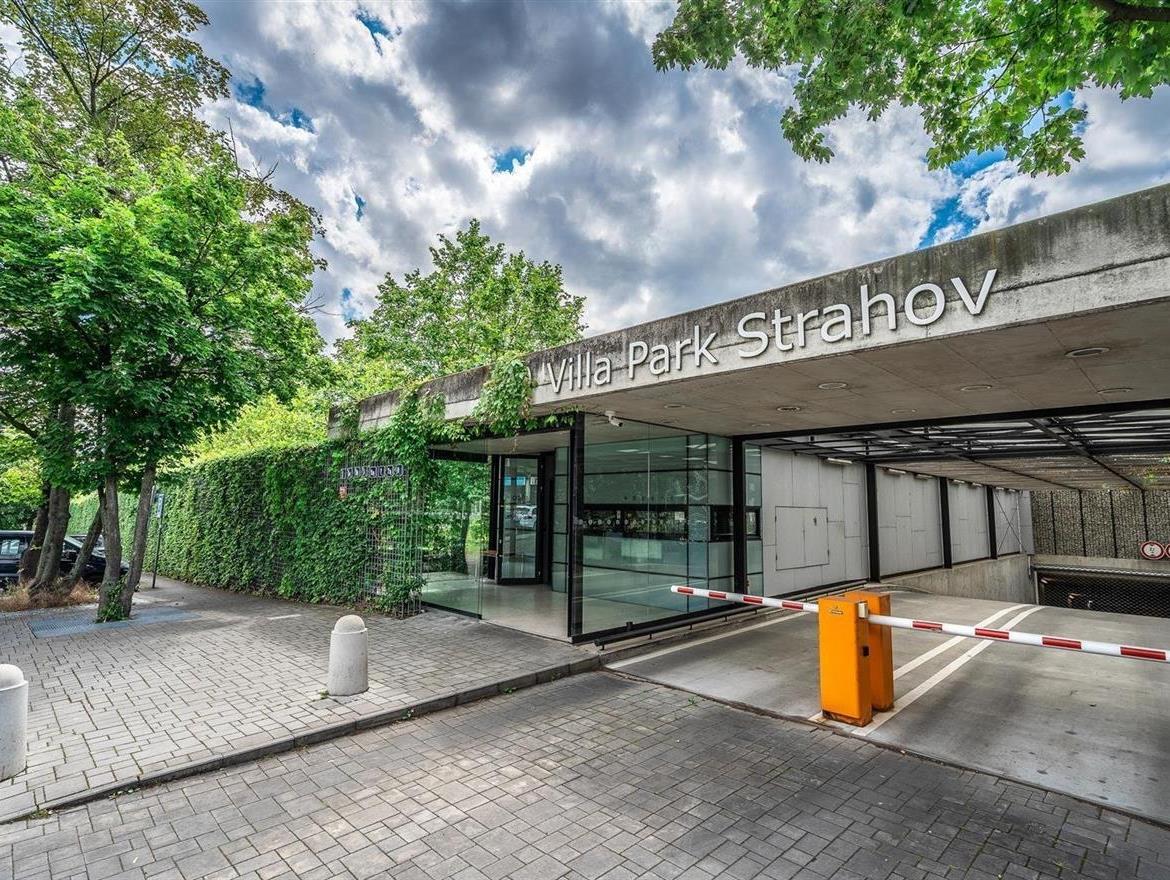 31vjezd -výjezd garáže.jpg