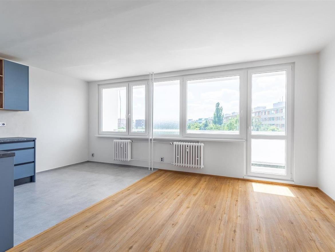 obývací p.+lodžie.jpg