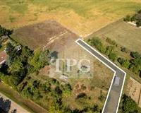 3příjezdová cesta